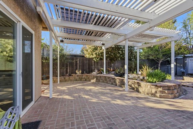 748 Swallowview Ct, Lincoln, CA 95648