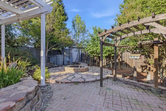 748 Swallowview Ct, Lincoln, CA 95648