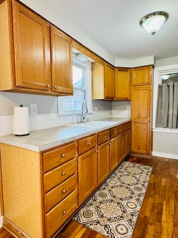 1671 State Street, Holland, MI 49424