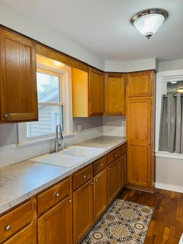 1671 State Street, Holland, MI 49424