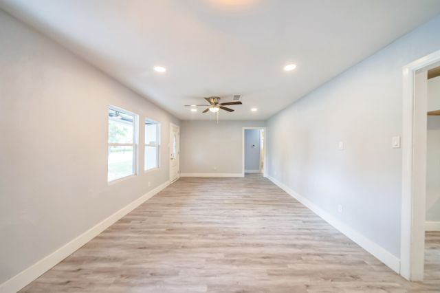 5605 Dennis Avenue, Fort Worth, TX 76114