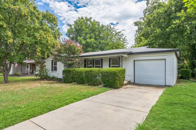 5605 Dennis Avenue, Fort Worth, TX 76114