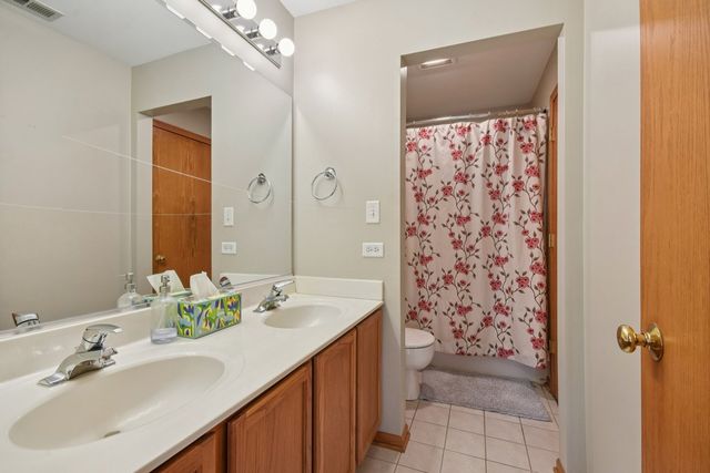 18627 W Point Drive, Tinley Park, IL 60477