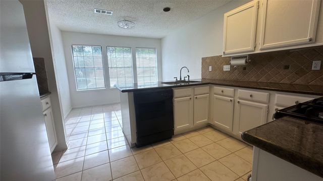 9826 Chiselhurst Drive, Houston, TX 77065