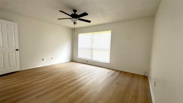 9826 Chiselhurst Drive, Houston, TX 77065