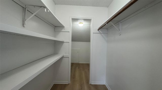 9826 Chiselhurst Drive, Houston, TX 77065