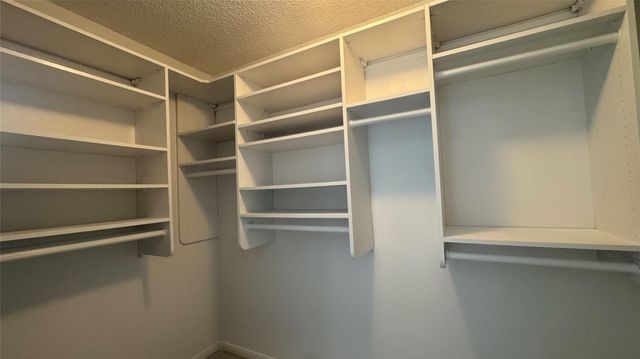 9826 Chiselhurst Drive, Houston, TX 77065