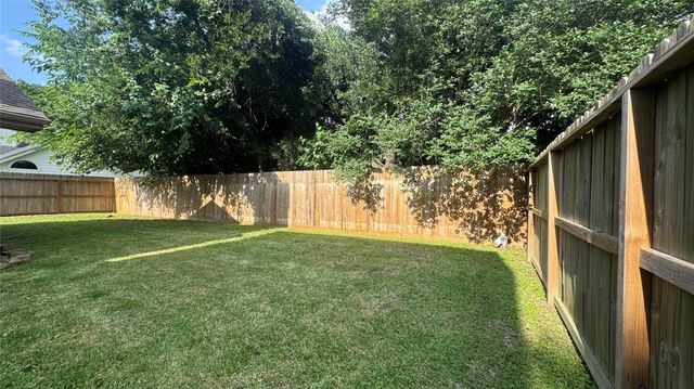 9826 Chiselhurst Drive, Houston, TX 77065