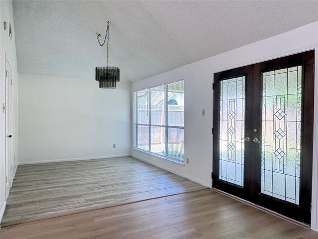 9826 Chiselhurst Drive, Houston, TX 77065
