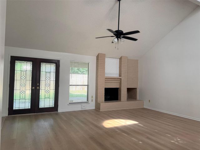 9826 Chiselhurst Drive, Houston, TX 77065