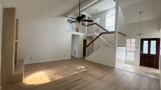 9826 Chiselhurst Drive, Houston, TX 77065