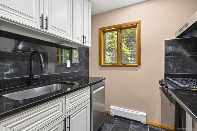 22 Penn Drive, Dix Hills, NY 11746