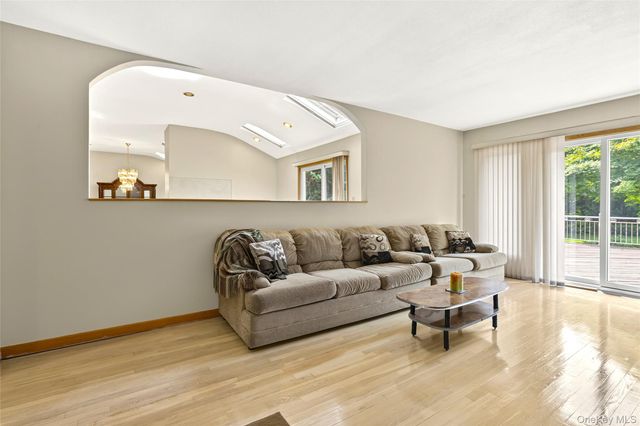22 Penn Drive, Dix Hills, NY 11746