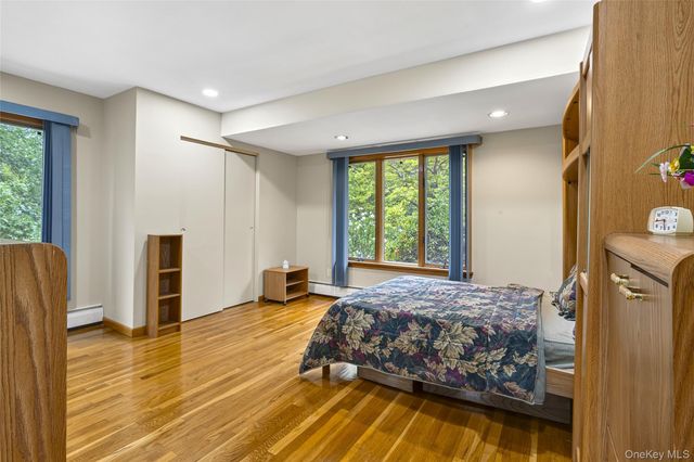 22 Penn Drive, Dix Hills, NY 11746
