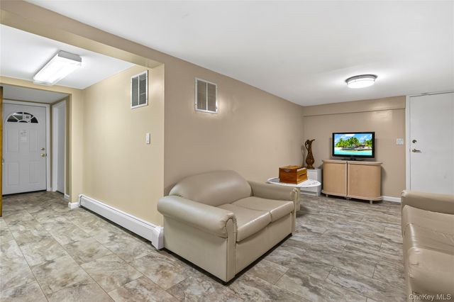 22 Penn Drive, Dix Hills, NY 11746