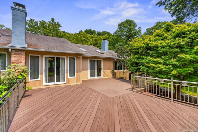 22 Penn Drive, Dix Hills, NY 11746
