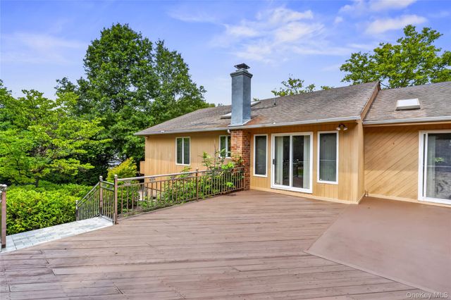 22 Penn Drive, Dix Hills, NY 11746