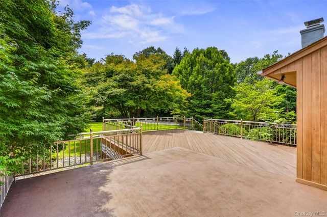 22 Penn Drive, Dix Hills, NY 11746