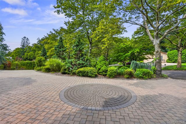 22 Penn Drive, Dix Hills, NY 11746