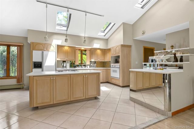 22 Penn Drive, Dix Hills, NY 11746