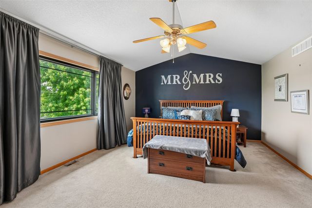 3112 E Southlawn Drive, Des Moines, IA 50320