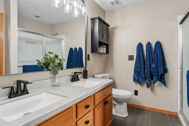 3112 E Southlawn Drive, Des Moines, IA 50320
