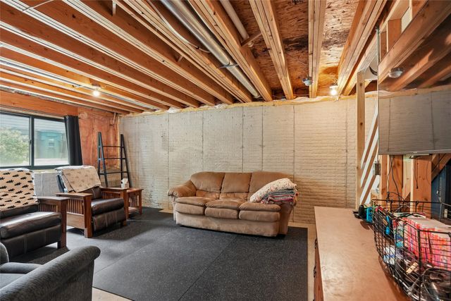 3112 E Southlawn Drive, Des Moines, IA 50320