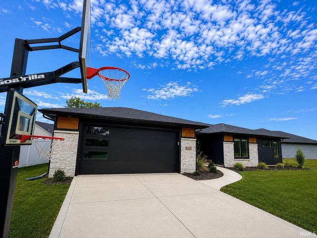 10827 Kathy Drive, Fort Wayne, IN 46835