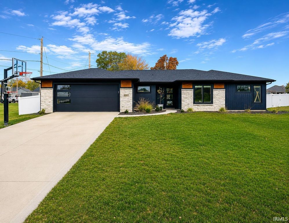 10827 Kathy Drive, Fort Wayne, IN 46835