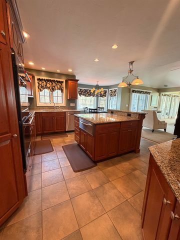 11 West Road, Canterbury, NH 03224