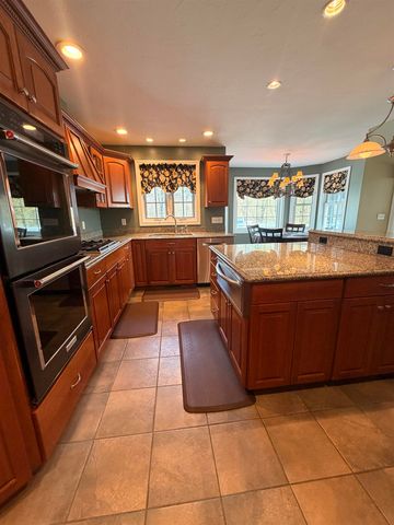 11 West Road, Canterbury, NH 03224