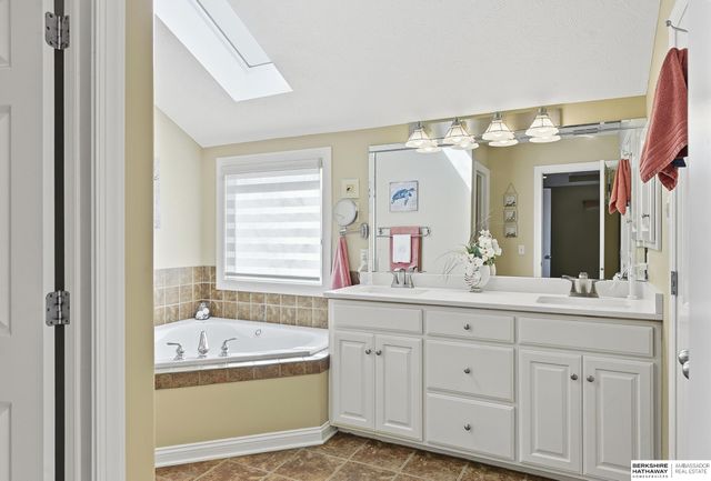 13507 Innis Circle, Bellevue, NE 68123