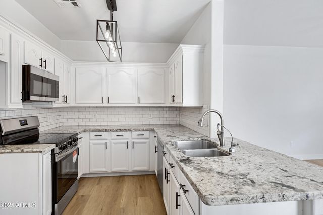 1563 S LONGSPUR Lane, Gilbert, AZ 85296