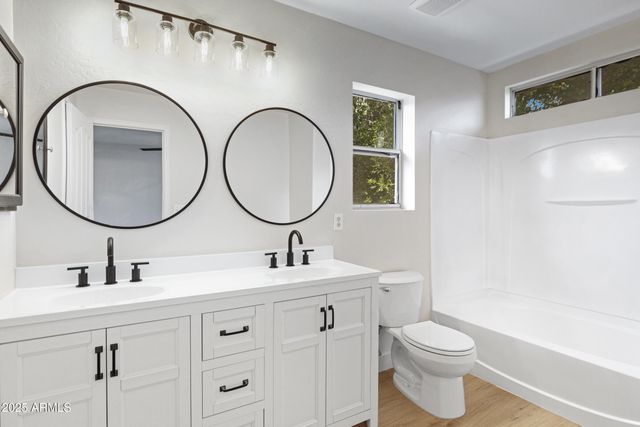 1563 S LONGSPUR Lane, Gilbert, AZ 85296