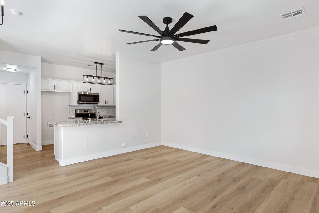 1563 S LONGSPUR Lane, Gilbert, AZ 85296