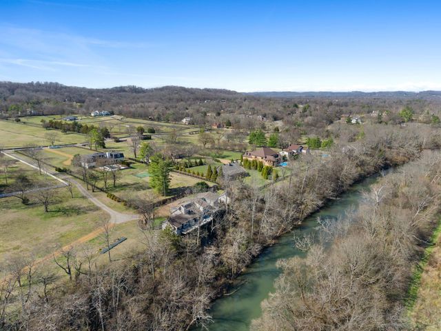 2496 Old Natchez Trce, Franklin, TN 37069