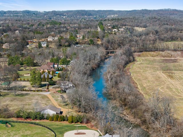 2496 Old Natchez Trce, Franklin, TN 37069