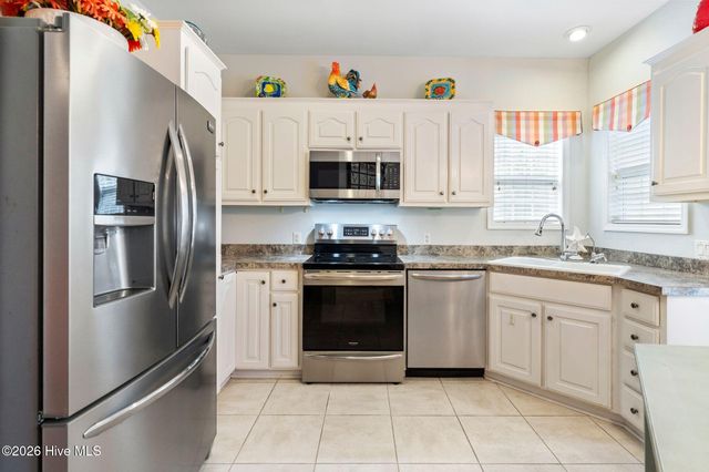 122 N Shore Drive, Sneads Ferry, NC 28460