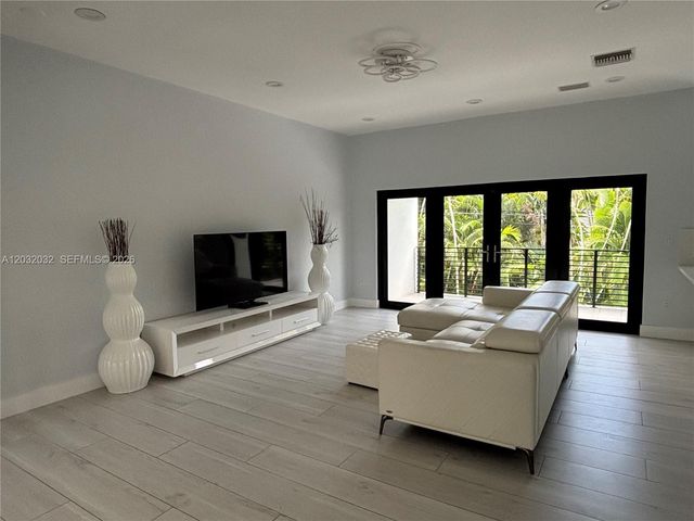 6220 SW 144th Street, Coral Gables, FL 33158