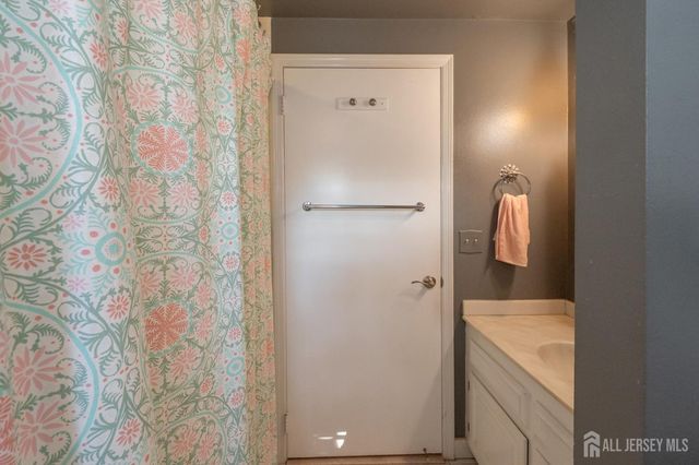 242 Marblehead Lane N, Monroe, NJ 08831