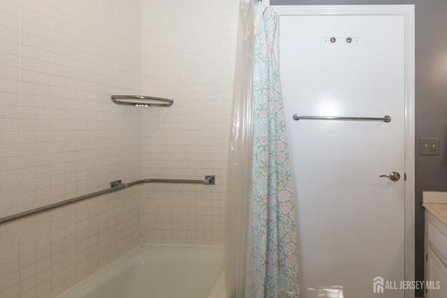 242 Marblehead Lane N, Monroe, NJ 08831