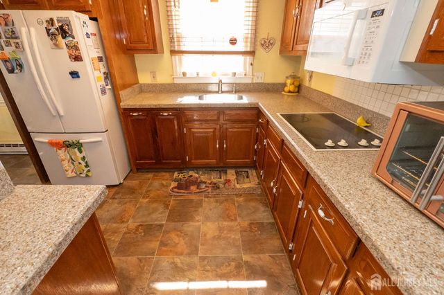 242 Marblehead Lane N, Monroe, NJ 08831