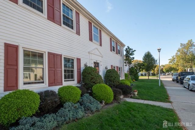 242 Marblehead Lane N, Monroe, NJ 08831