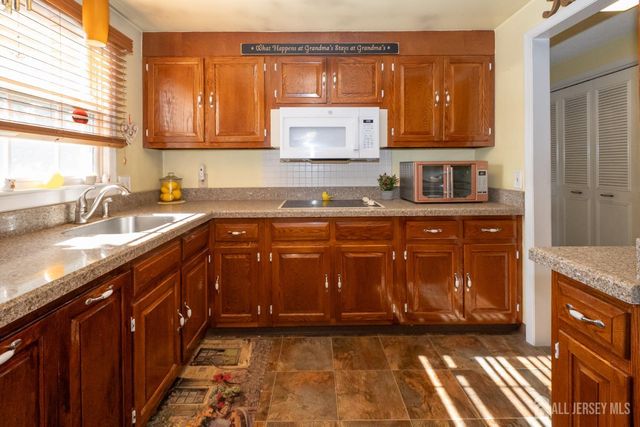 242 Marblehead Lane N, Monroe, NJ 08831