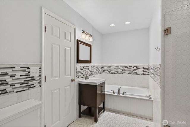 1418 Oakes Avenue, Everett, WA 98201