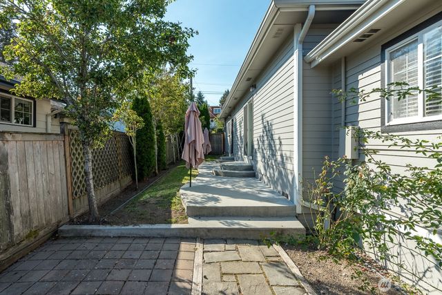 1418 Oakes Avenue, Everett, WA 98201