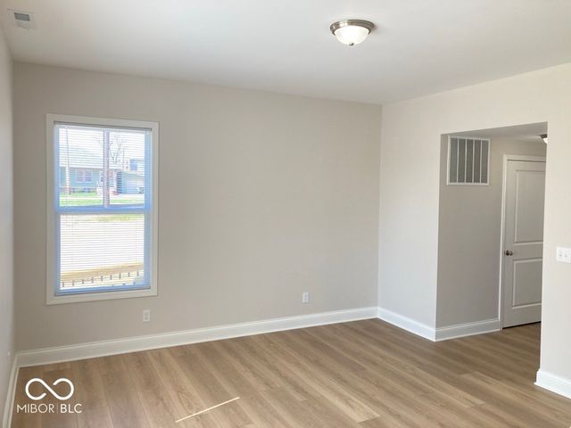 116 E Pennsylvania Street, Shelbyville, IN 46176