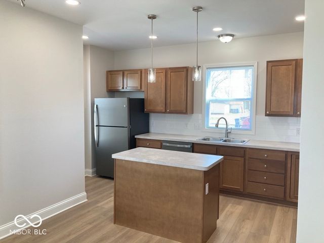 116 E Pennsylvania Street, Shelbyville, IN 46176