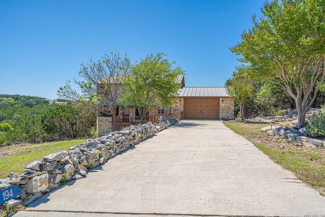 194 NW Hills Dr, Kerrville, TX 78028