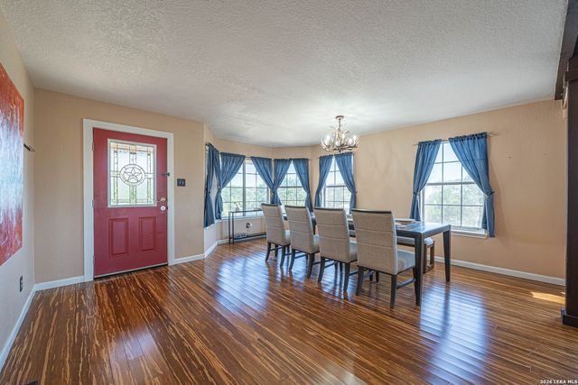 194 NW Hills Dr, Kerrville, TX 78028